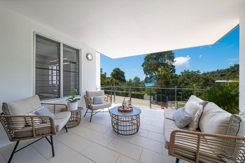 Airlie Sea View - Tropical Vibes Whitsundays - Darwin Holiday 4