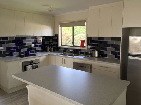 Airy Beach Escape In Ventnor - Darwin Holiday 1