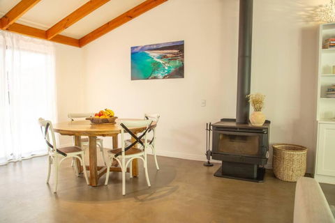 Al Fresco Residence In The Heart Of Point Lookout! - Darwin Holiday 4
