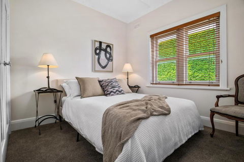 Albert Park Art Deco Gem Sleeps 5 Bevan 4 - Darwin Holiday 1