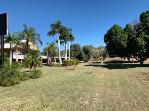 Albert Park Motor Inn-KING BEDS-POOL-SHADED PARKING - Darwin Holiday 4