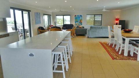 Alcheringa, 1 - 10 Pacific Parade - Darwin Holiday 3