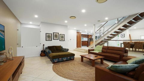 Alemar Close To Beach, Shops And Cafes Accom Holidays - Darwin Holiday 4