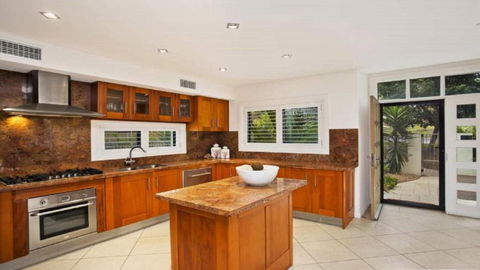 Alemar Close To Beach, Shops And Cafes Accom Holidays - Darwin Holiday 3