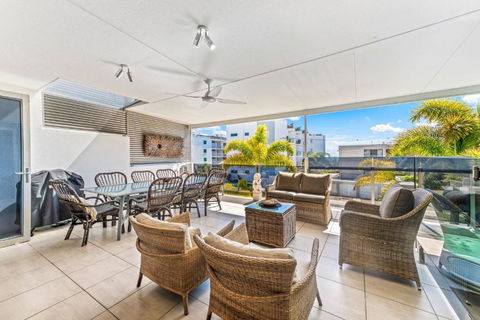 Alex Beach House, 100 Steps To The Sand, With Ocean Views - Darwin Holiday 1