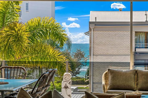 Alex Beach House, 100 Steps To The Sand, With Ocean Views - Darwin Holiday 0