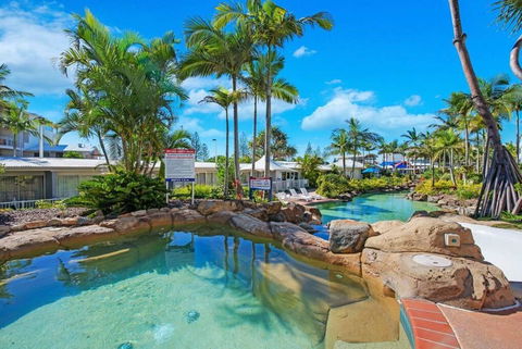 Alex Heads Beachfront Resort King Bed Studio Room - Darwin Holiday 2