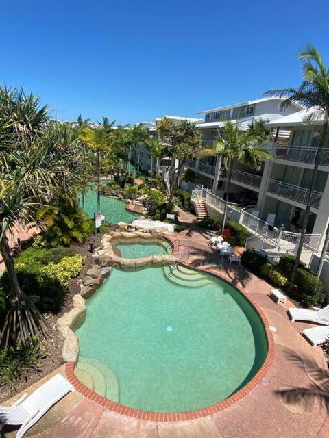 Alex Heads Beachfront Resort King Bed Studio Room - Darwin Holiday 3