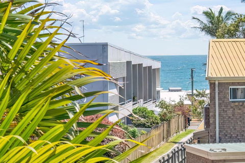 Alex Home With Easy Pathway To The Beach - Darwin Holiday 2
