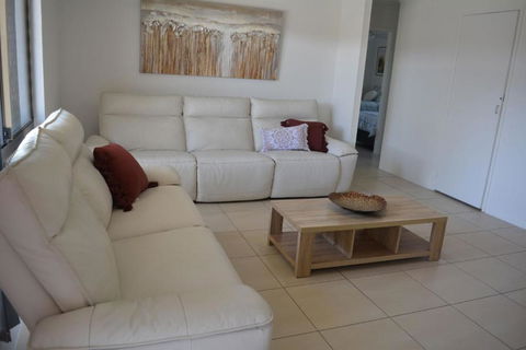 Alice Street 1, Unit 1, Currimundi - Darwin Holiday 1