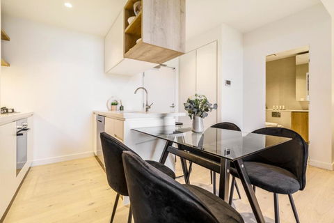 Alluring Oasis In The Heart Of South Melbourne - Darwin Holiday 2