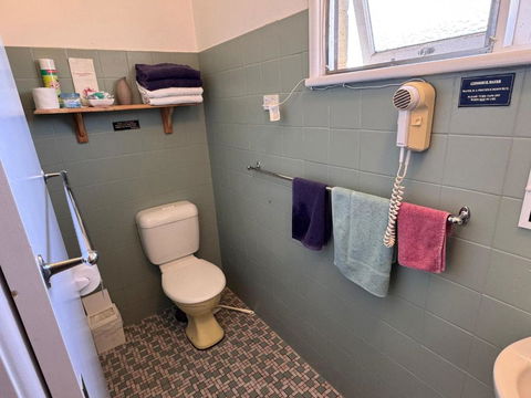 ALPINE COUNTRY MOTEL Plus FREE COFFEE - Darwin Holiday 2