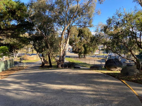 Alpine Mountain View 3 - Jindabyne - Darwin Holiday 3