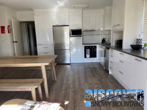 Alpine Mountain View 3 - Jindabyne - Darwin Holiday 4