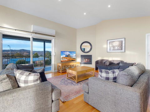 Alpine Retreat 107A Gippsland Street - Darwin Holiday 0