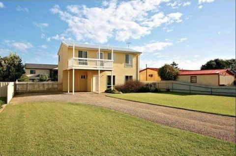 Alton Seas 67 Hargreaves Rd Middleton - No Linen Included - Darwin Holiday 1