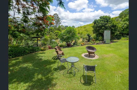 Amamoor Homestead And Country Cottages - Darwin Holiday 4