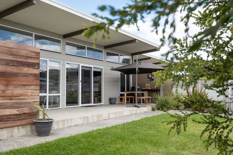 Amaroo 2 - Freycinet Holiday Houses - Darwin Holiday 0