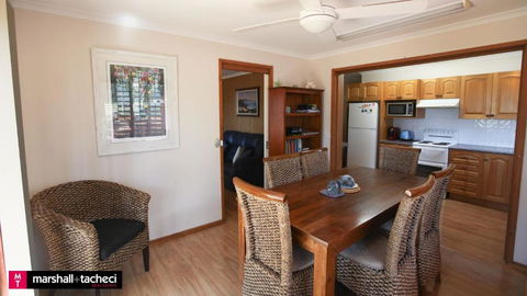 Amaroo Barraga Bay Family Holiday Home Bermagui - Darwin Holiday 2