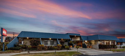 Amaroo Motel Tumuts Best Accommodation - Darwin Holiday 0