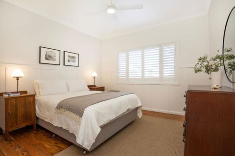 Amaroo - Pet Friendly - 2 Mins Walk To Beach - Outdoor Fireplace - Darwin Holiday 3