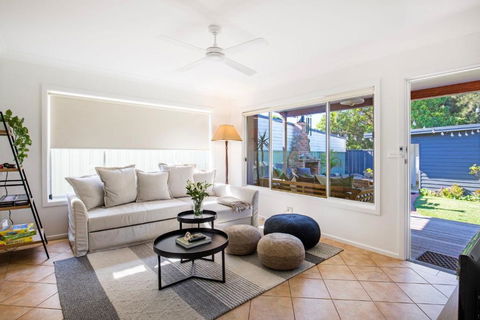 Amaroo - Pet Friendly - 2 Mins Walk To Beach - Outdoor Fireplace - Darwin Holiday 2