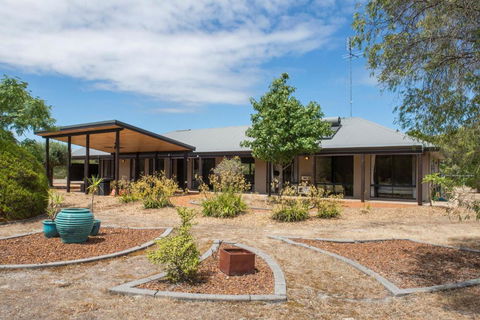 Amaroo - Darwin Holiday 1