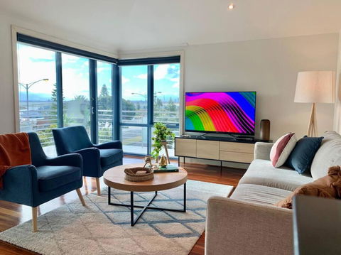 Amazing Beachfront & City Views 2 Bed 2 Bathroom - Darwin Holiday 1