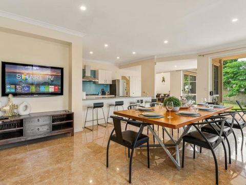 Amazing Broadwater City View Holiday Home With Pool - Darwin Holiday 0