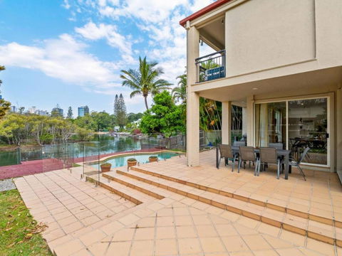 Amazing Broadwater City View Holiday Home With Pool - Darwin Holiday 2