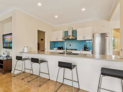 Amazing Broadwater City View Holiday Home With Pool - Darwin Holiday 3