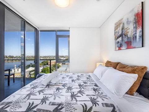 Amazing Cityview Glamourous 2BR Apt W Parkpool - Darwin Holiday 2