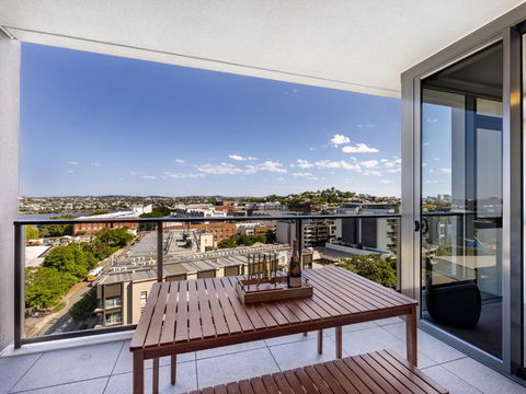 Amazing Cityview Glamourous 2BR Apt W Parkpool - Darwin Holiday 3