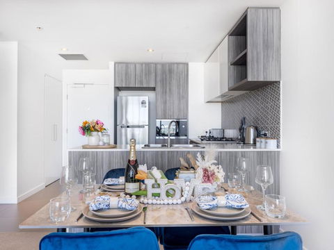 Amazing Cityview Glamourous 2BR Apt W Parkpool - Darwin Holiday 4