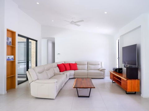 Amazing House Big Swimming Pool BBQ - Darwin Holiday 2