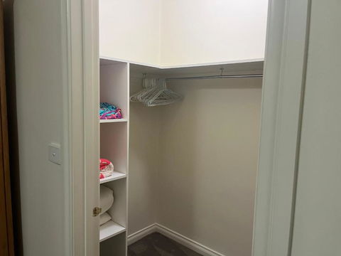 Amazing Private Bedrooms In Doncaster East Near School - Darwin Holiday 4