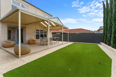 Amazing Lake View Family-friendly Holiday Home - Darwin Holiday 3