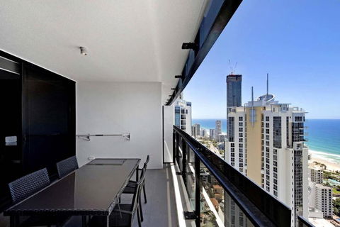 Amazing Location At Circle On Cavill - One Bedroom Self Contained Apartments - Privately Managed - Darwin Holiday 1