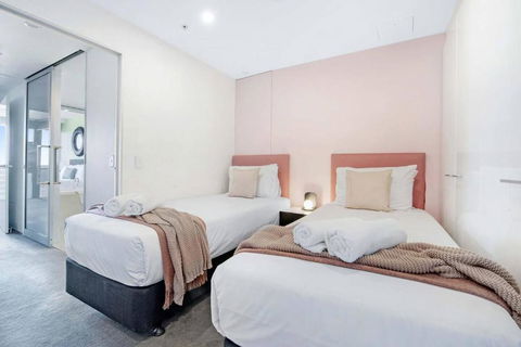 Amazing Location At Circle On Cavill - One Bedroom Self Contained Apartments - Privately Managed - Darwin Holiday 4