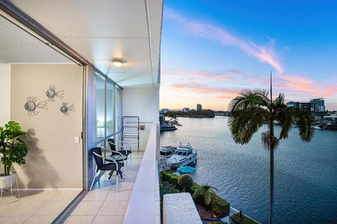 Amazing Water Views Surfers Paradise - Darwin Holiday 1