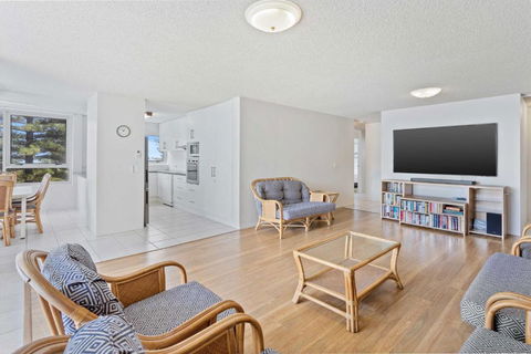 Ambassador Beachfront Apartments - Hosted By Burleigh Letting - Darwin Holiday 3