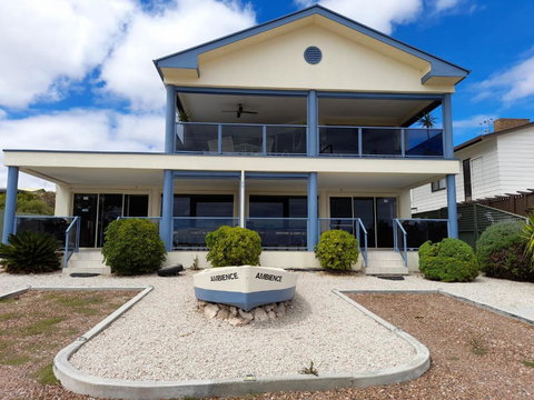 Ambience Apartments 1 - Darwin Holiday 0