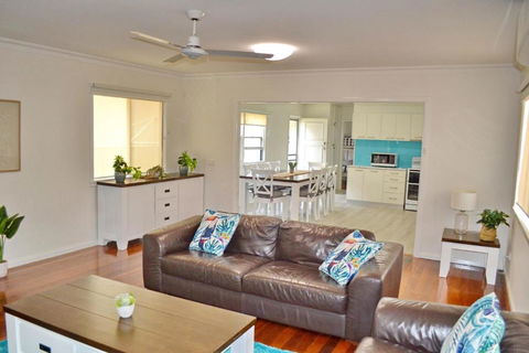 Amble Inn - Bring Your Own Linen - Darwin Holiday 4