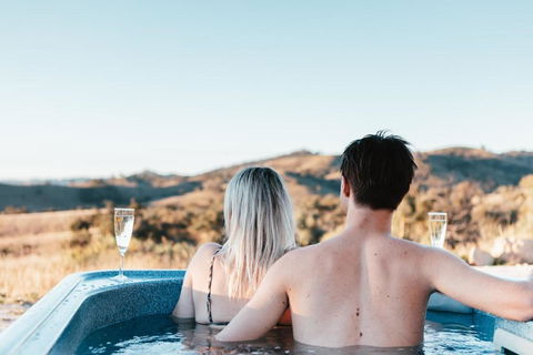 Amethyst - 1 Bed With Hot Tub - Kundalini Lodge - Darwin Holiday 0