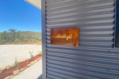 Amethyst - 1 Bed With Hot Tub - Kundalini Lodge - Darwin Holiday 4