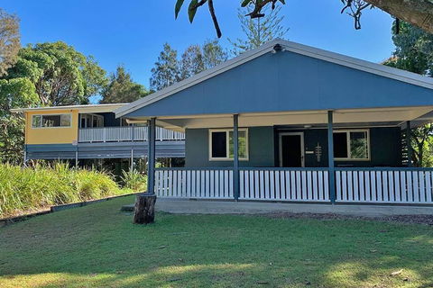AMITY PINES - Darwin Holiday 1