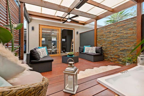 Amore Tranquil Oasis - Outdoor Spa. 50m To Beach. - Darwin Holiday 1