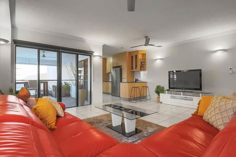An Abode On Abbott - In The Heart Of The City - Darwin Holiday 0