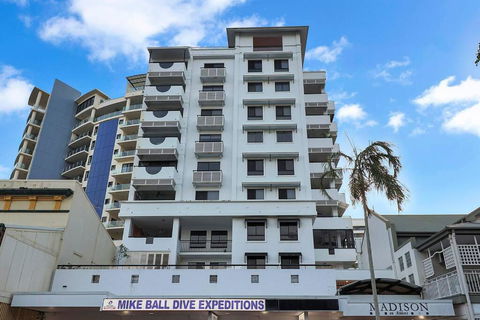 An Abode On Abbott - In The Heart Of The City - Darwin Holiday 2