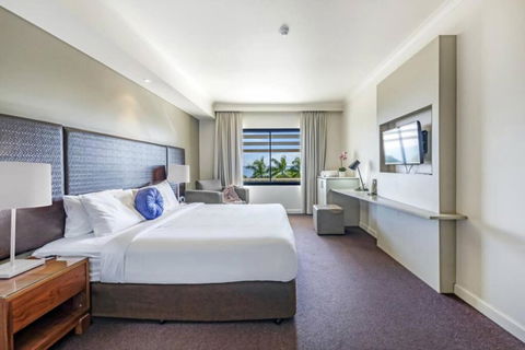 An Exceptional Seaside Esplanade Locale With Pool - Darwin Holiday 0